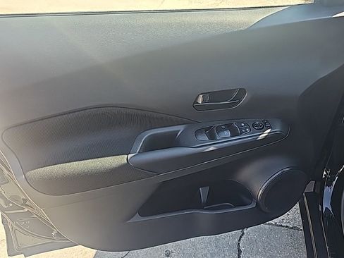 Used 2023 Nissan Kicks S FWD image 11