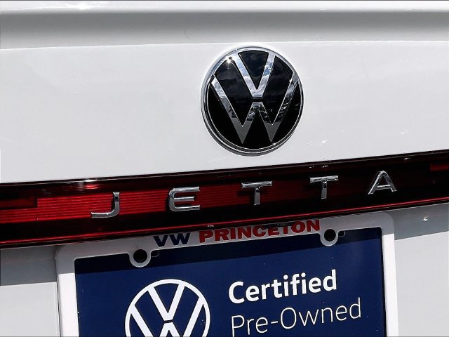 Certified 2025 Volkswagen Jetta Sport FWD image 31