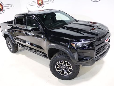 Used 2026 Chevrolet Colorado ZR2 w/ Technology Package AWD/4WD image 7
