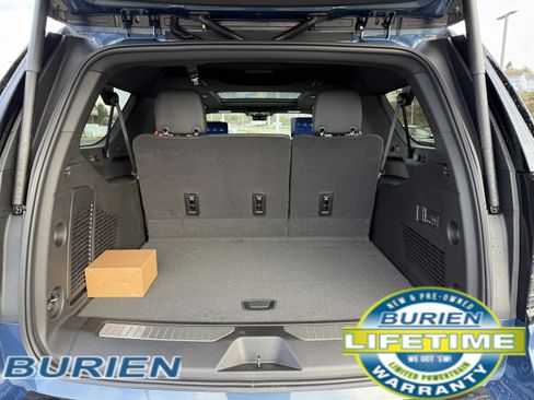 New 2026 Chevrolet Suburban Premier image 35