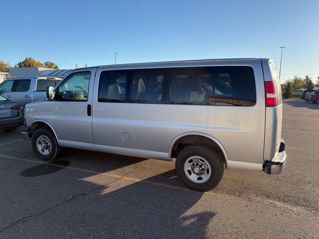 Used 2015 Chevrolet Express 2500 LT w/ LT Preferred Equipment Group RWD image 8
