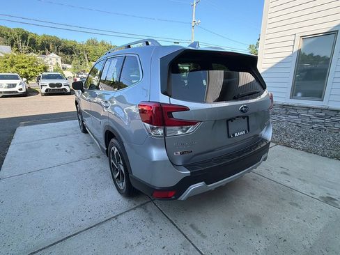 Used 2023 Subaru Forester Touring AWD/4WD image 10