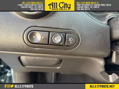 Used 2005 Pontiac G6 Sedan w/ Drivers Package FWD image 10