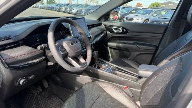 Used 2024 Jeep Compass Trailhawk w/ Trailhawk Elite Group AWD/4WD image 17