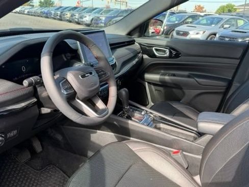 Used 2024 Jeep Compass Trailhawk w/ Trailhawk Elite Group AWD/4WD image 17