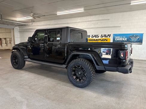 Used 2021 Jeep Gladiator Sport image 2