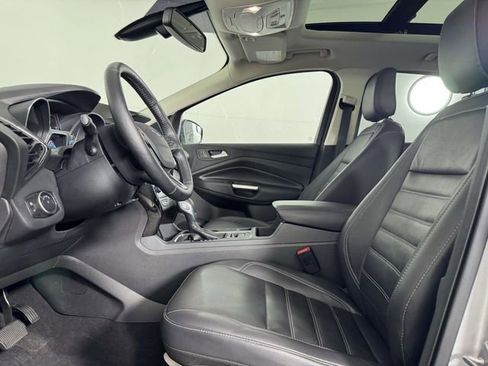 Used 2018 Ford Escape Titanium AWD/4WD image 4