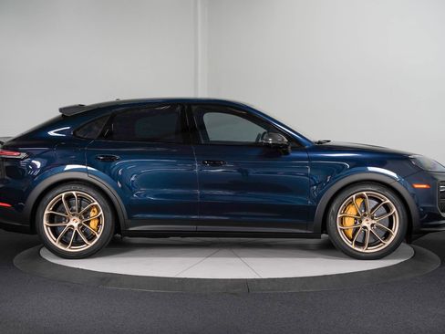 Used 2024 Porsche Cayenne Turbo GT AWD/4WD image 10