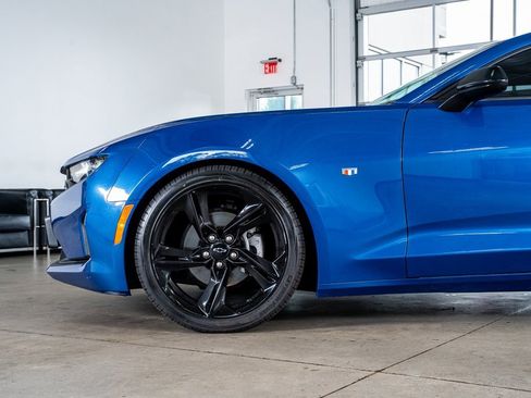 Used 2022 Chevrolet Camaro LT image 9