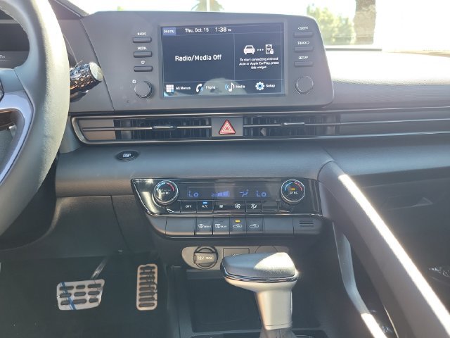 Used 2025 Hyundai Elantra Sport FWD image 15