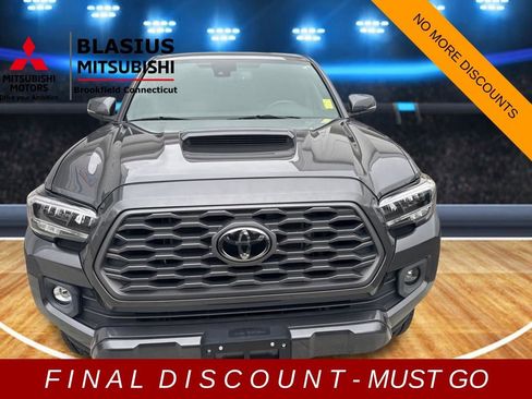 Used 2021 Toyota Tacoma TRD Sport w/ Technology Package image 7