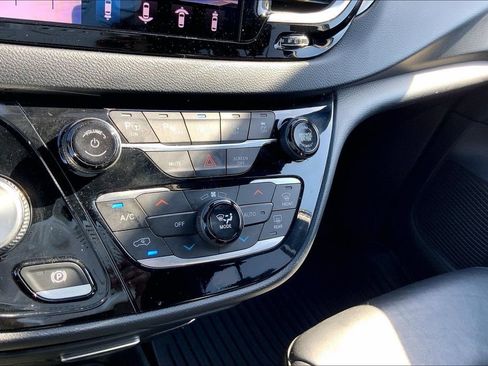 Used 2020 Chrysler Pacifica Touring-L Plus FWD image 31