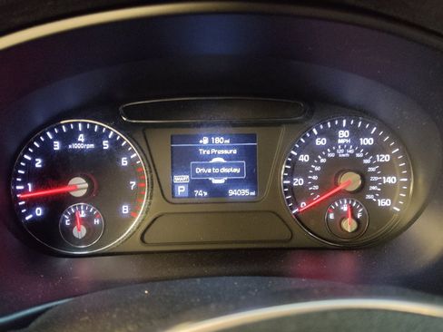 Used 2019 Kia Sorento FWD image 23