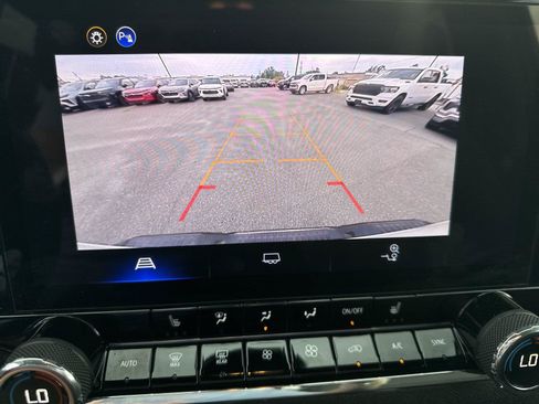 Used 2025 Chevrolet Colorado Trail Boss AWD/4WD image 25