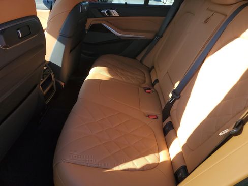 Used 2024 BMW X5 xDrive40i w/ Executive Package image 11