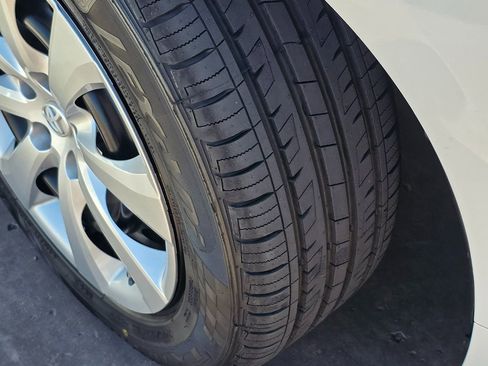 Used 2022 Toyota Corolla LE image 19