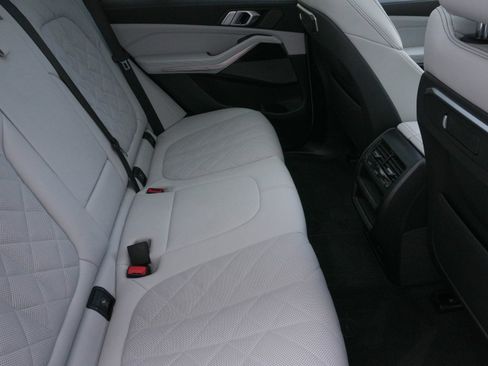 Used 2024 BMW X5 xDrive40i AWD/4WD image 38