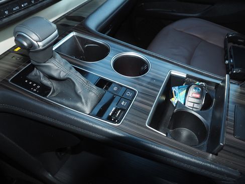 Used 2024 Toyota Sienna Platinum image 24