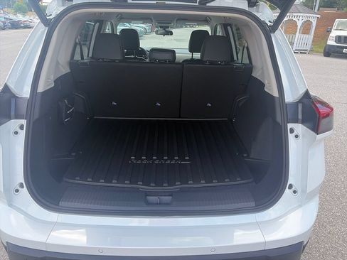 New 2026 Nissan Rogue SV AWD/4WD image 22