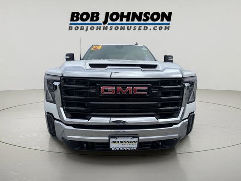 Used 2024 GMC Sierra 3500 Pro AWD/4WD image 8
