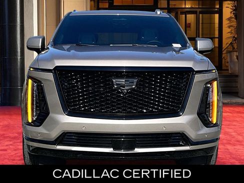 Used 2025 Cadillac Escalade Sport Platinum AWD/4WD image 3