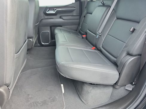 Used 2025 GMC Sierra 1500 SLT image 14