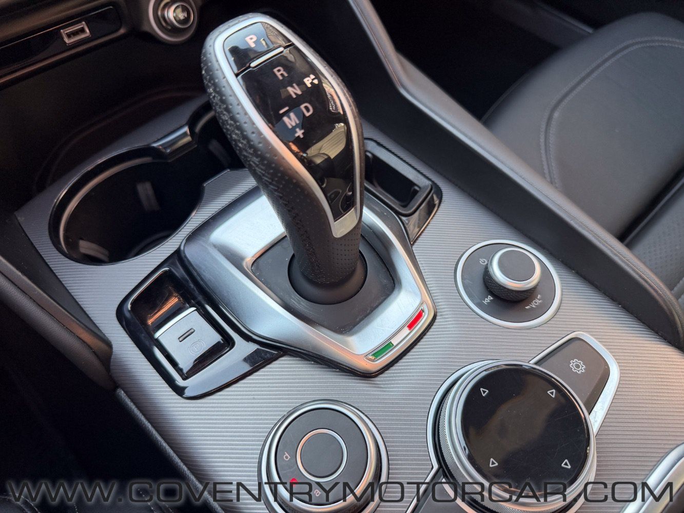 Used 2022 Alfa Romeo Giulia Veloce AWD/4WD image 28