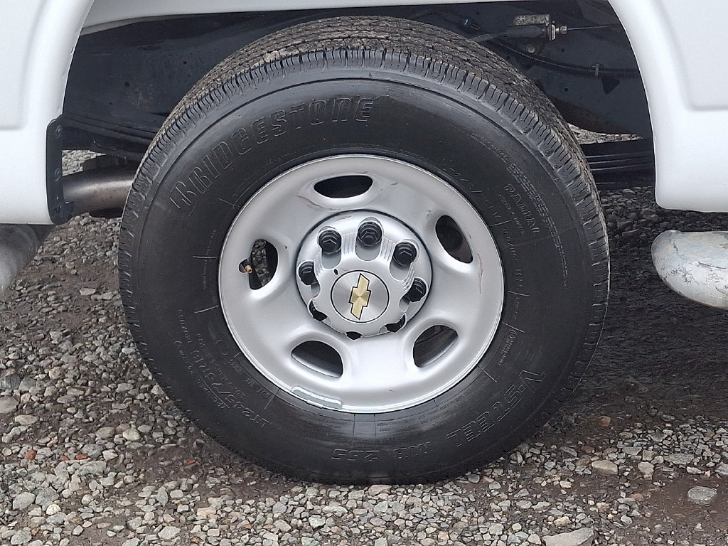 Used 2025 Chevrolet Express 2500 w/ Driver Convenience Package RWD image 34