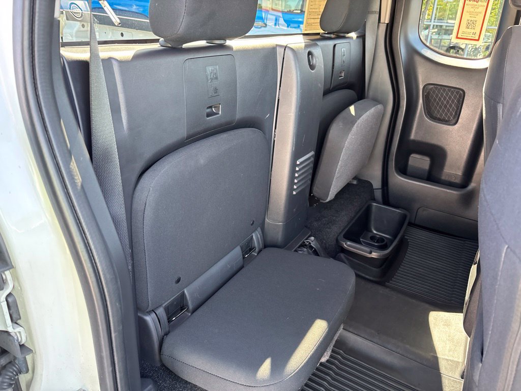 Used 2024 Nissan Frontier S RWD image 16