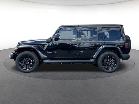 Certified 2025 Jeep Wrangler Unlimited Sahara AWD/4WD image 2