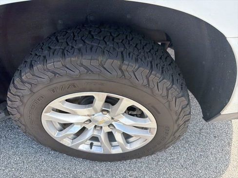 Used 2022 Chevrolet Suburban LT AWD/4WD image 20
