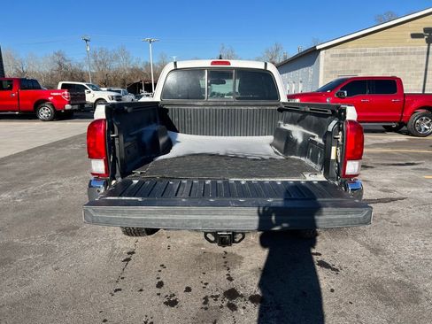 Used 2016 Toyota Tacoma SR5 image 15