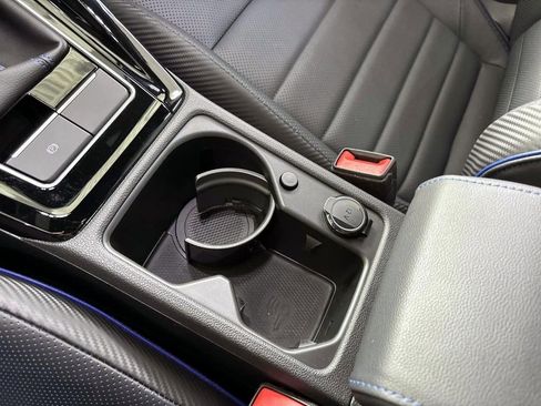 Used 2023 Volkswagen Golf 20th Anniversary Edition image 23