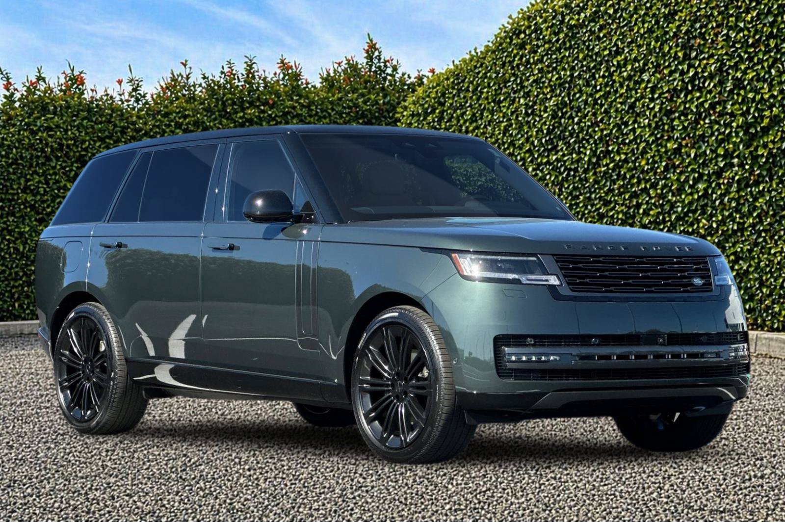 New 2026 Land Rover Range Rover Long Wheelbase SE AWD/4WD image 8