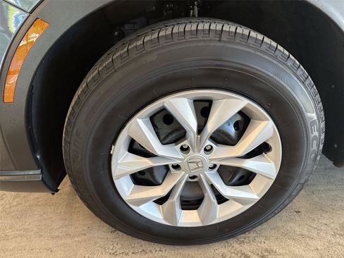 Used 2025 Honda CR-V LX image 18