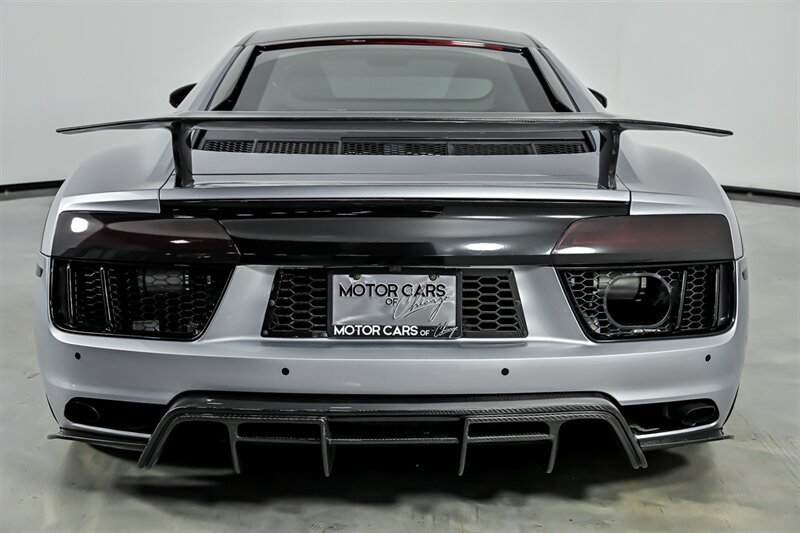 Used 2017 Audi R8 V10 w/ Carbon Exterior Package AWD/4WD image 9