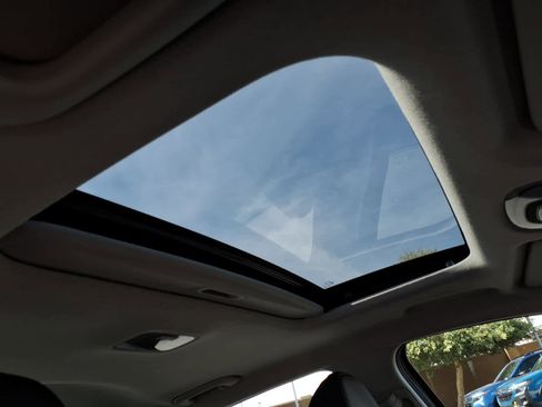 Used 2023 Hyundai Elantra Limited image 16