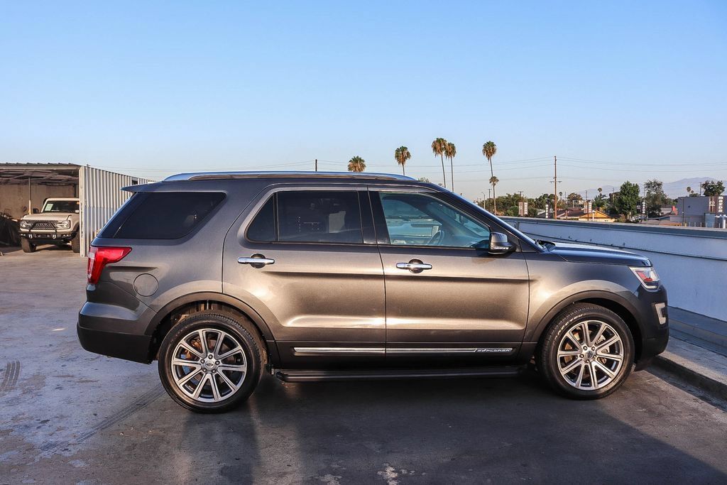 Used 2017 Ford Explorer Limited FWD image 13