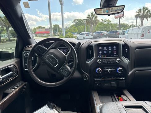 Used 2022 GMC Sierra 2500 Denali w/ Denali Ultimate Package AWD/4WD image 17