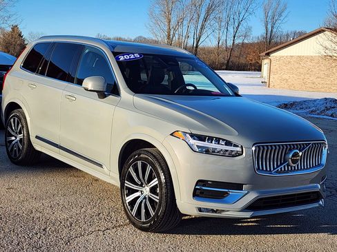 Used 2025 Volvo XC90 B5 Core image 6