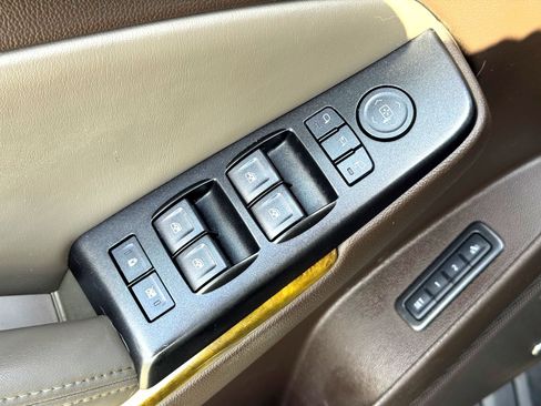 Used 2016 GMC Yukon Denali w/ Open Road Package image 19