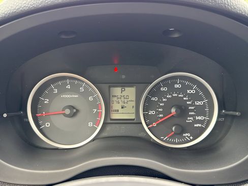 Used 2013 Subaru Crosstrek 2.0i Premium AWD/4WD image 20