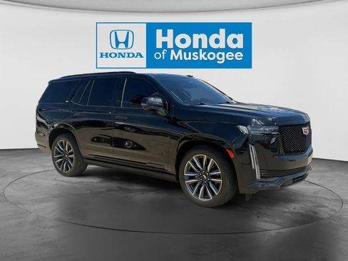 Used 2022 Cadillac Escalade Sport Platinum AWD/4WD image 2