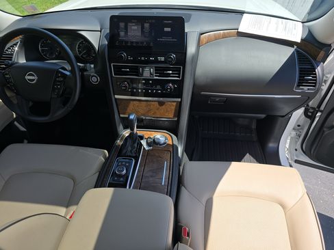 Used 2024 Nissan Armada SL w/ Captain's Chairs Package AWD/4WD image 30