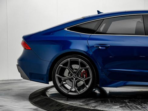 Used 2024 Audi RS 7 Performance w/ Executive Package image 17