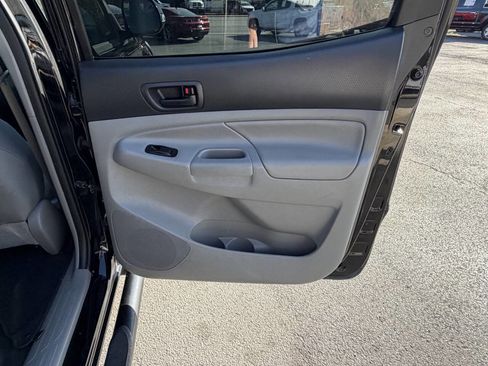 Used 2012 Toyota Tacoma PreRunner w/ TRD Sport Pkg image 16