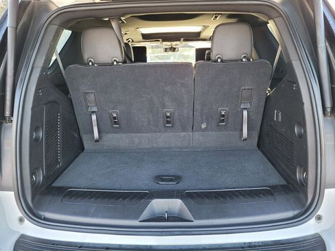 Used 2021 GMC Yukon SLT w/ Rear Media and Nav Package image 12