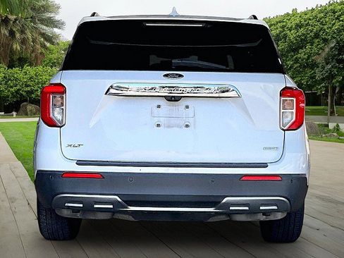 Used 2020 Ford Explorer XLT w/ Equipment Group 202A RWD image 3