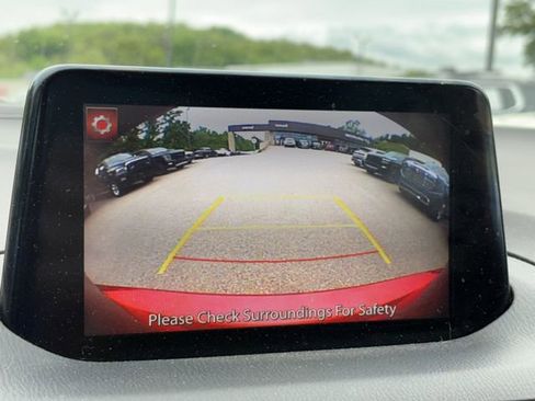 Used 2017 MAZDA MAZDA3 Sport FWD image 14