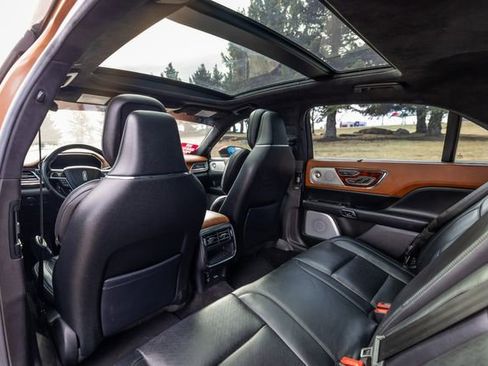 Used 2017 Lincoln Continental Black Label w/ Rear-seat Package image 17